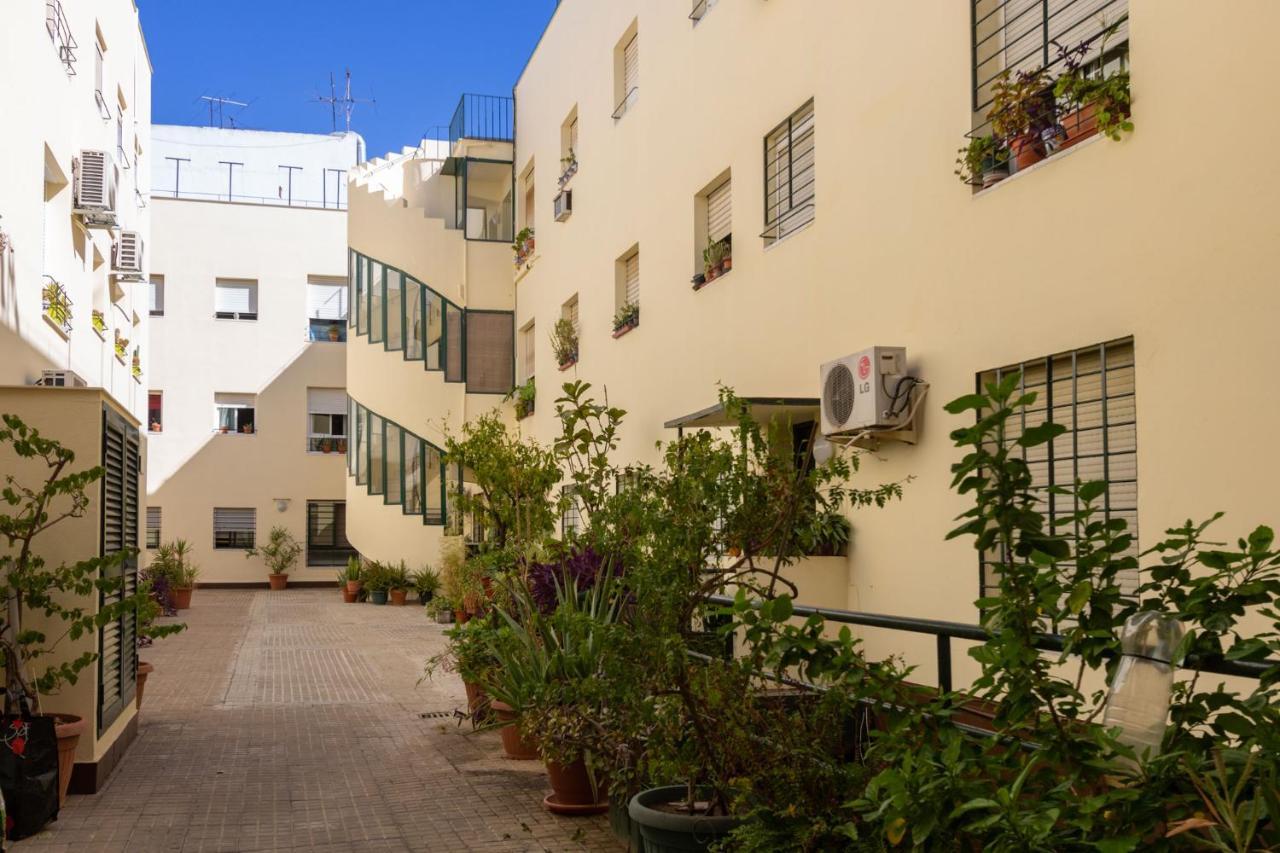 Colours Apartment And Garage Historical Center 4 Pax Севилья Экстерьер фото